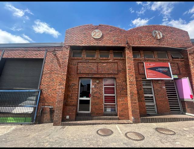 200M² WAREHOUSE TO LET IN LONGDALE
